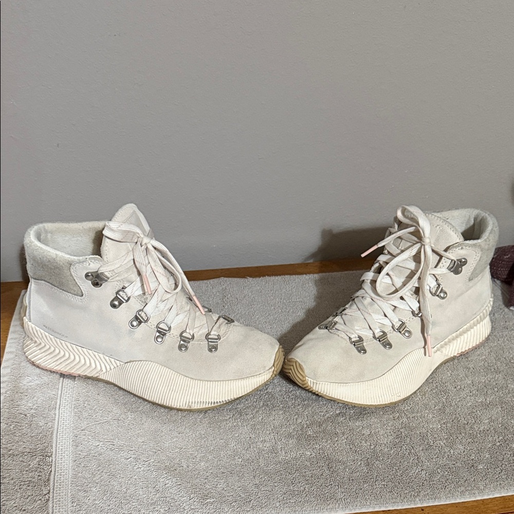 Sorel Cream boots